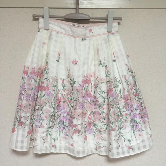 LAISSE PASSE(レッセパッセ)の花柄スカート レディースのスカート(ひざ丈スカート)の商品写真