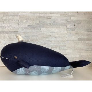 ミナペルホネン くじらクッション  新品・未使用 です♪