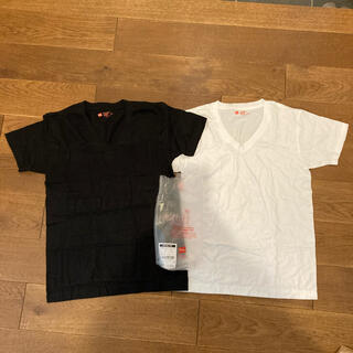 ヘインズ(Hanes)のヘインズ　ビーフィT ジャパンフィット　XS Vネック　ホワイト　ブラック　2枚(Tシャツ/カットソー(半袖/袖なし))