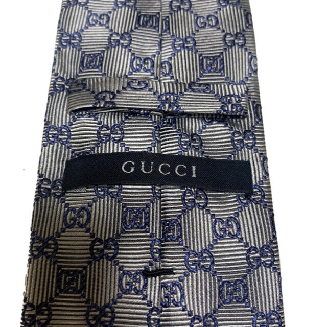 Gucci(グッチ)の【GUCCI】極美品 総柄  GG柄 シルク ネクタイ(シルバー／銀色／艶感） メンズのファッション小物(ネクタイ)の商品写真