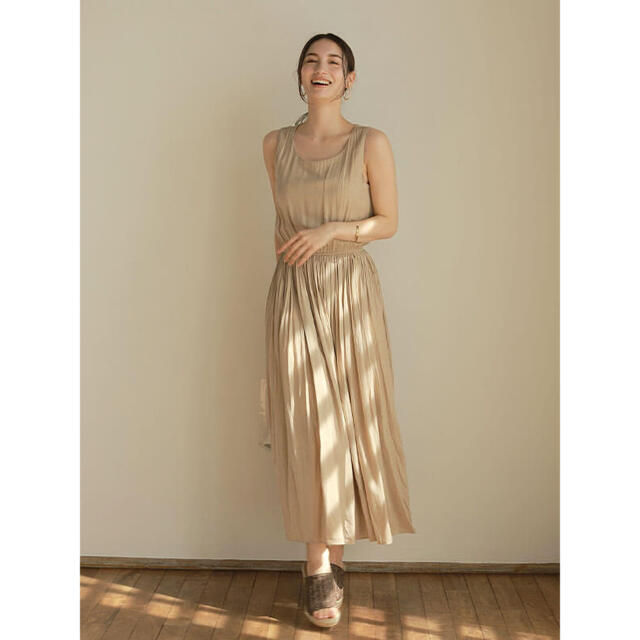 ACYM  Sheer pleats long ワンピース　ベージュ