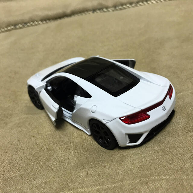 ホンダ(ホンダ)のWELLY 1/36 ミニカー ホンダ NSX 白 ホワイト 車模型 インテリア エンタメ/ホビーのおもちゃ/ぬいぐるみ(ミニカー)の商品写真