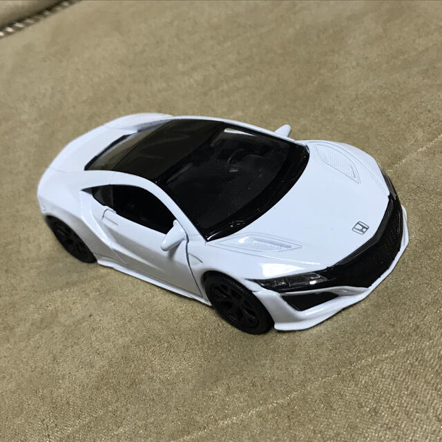 ホンダ(ホンダ)のWELLY 1/36 ミニカー ホンダ NSX 白 ホワイト 車模型 インテリア エンタメ/ホビーのおもちゃ/ぬいぐるみ(ミニカー)の商品写真