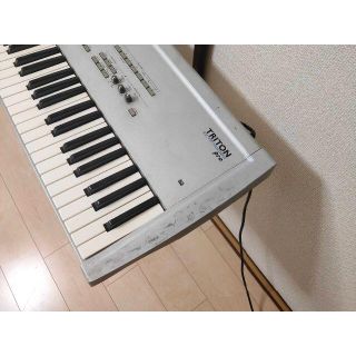 Korg Triton Pro シンセサイザー 76鍵 (EXB-MOSS搭載）