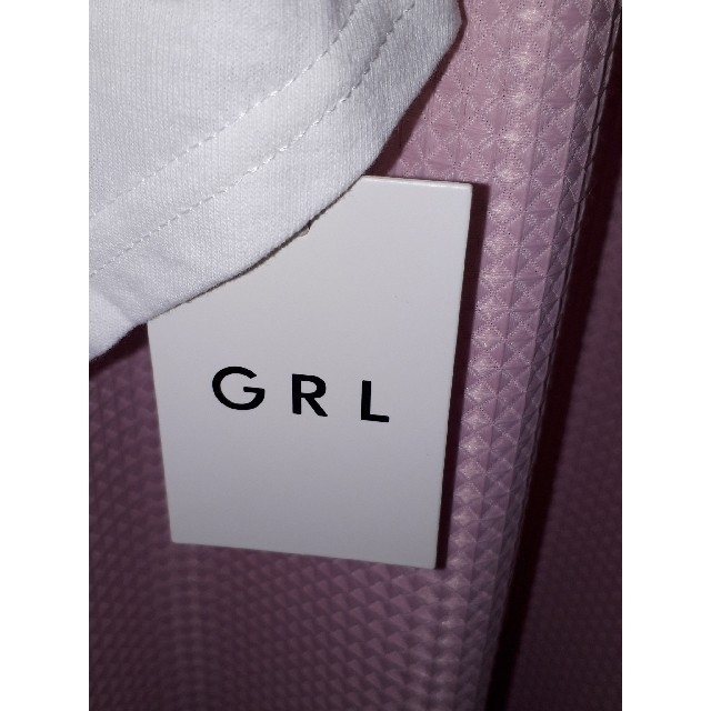 GRL(グレイル)の値下げグレイルgrlGRLフロントアシンメトリースリットトップス[pm031] レディースのトップス(Tシャツ(半袖/袖なし))の商品写真