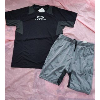 オークリー(Oakley)のオークリー　上下 Tシャツ、ショートパンツ　XL(Tシャツ/カットソー(半袖/袖なし))