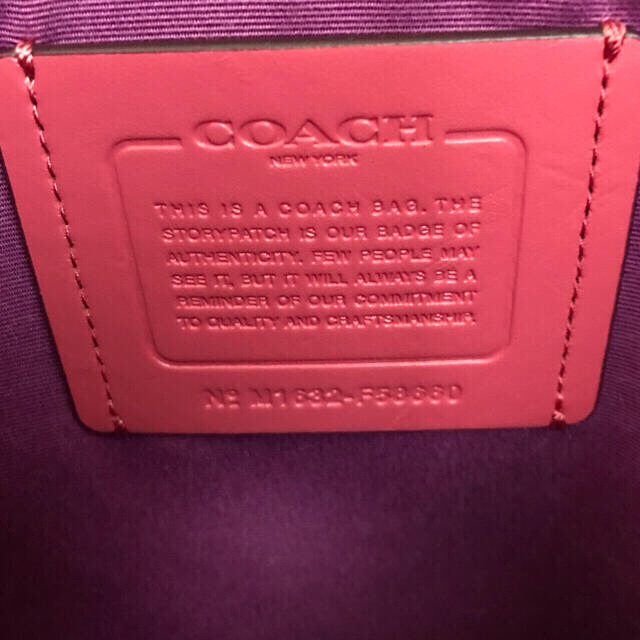 COACH(コーチ)のCOACH ペブルレザー ダービートート ピンク レディースのバッグ(トートバッグ)の商品写真