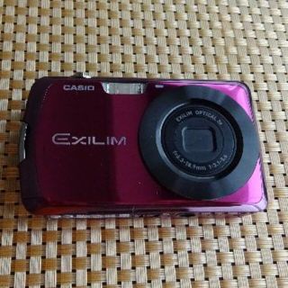 カシオ(CASIO)のカシオEXILIM　EX-Z330（パープル）(コンパクトデジタルカメラ)