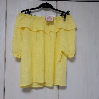 新品　オフショルロゴリボン　黄色(Tシャツ/カットソー)