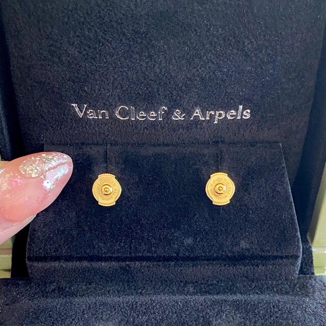 Van Cleef & Arpels(ヴァンクリーフアンドアーペル)の✿Van Cleef & Arpels✿スウィートアルハンブラピアス レディースのアクセサリー(ピアス)の商品写真