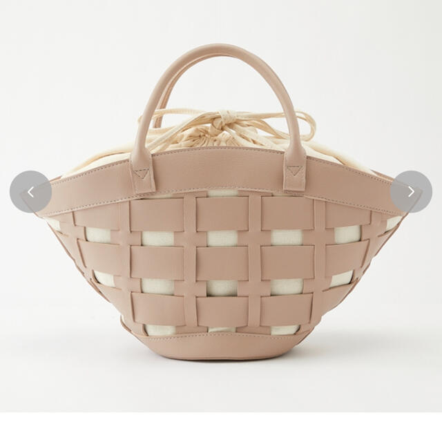 しまむら(シマムラ)の新品(MUMU)WEB限定 編み込み扇型バッグ レディースのバッグ(ハンドバッグ)の商品写真