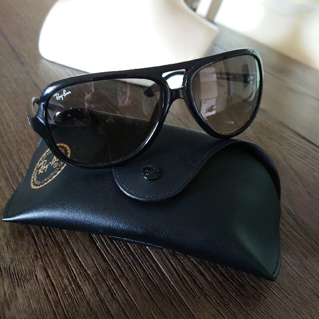 レイバン　Ray-Ban　サングラス　RB4162 メイド・イン・イタリー