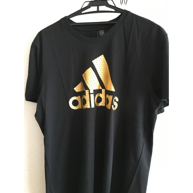 adidas(アディダス)のadidas ゴールドロゴ　Tシャツ XXL メンズのトップス(Tシャツ/カットソー(半袖/袖なし))の商品写真