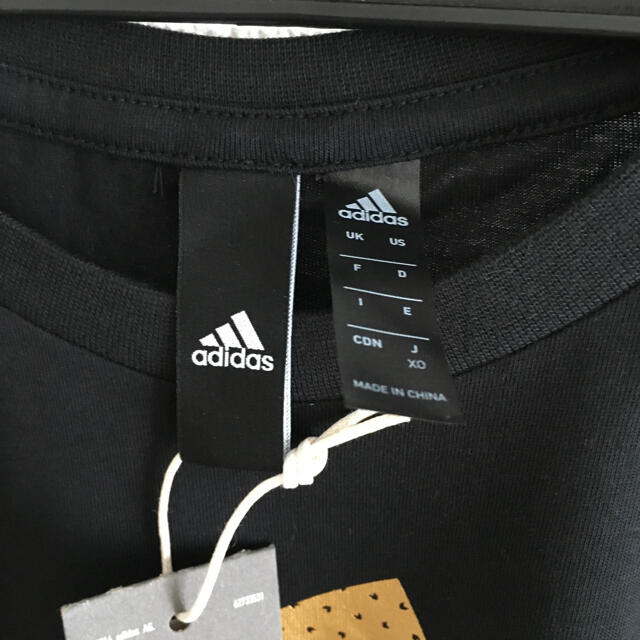 adidas(アディダス)のadidas ゴールドロゴ　Tシャツ XXL メンズのトップス(Tシャツ/カットソー(半袖/袖なし))の商品写真