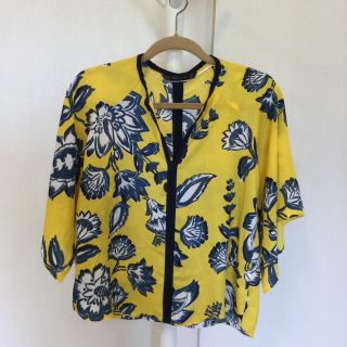 ザラ(ZARA)のZARA  トップス　イエロー　(カットソー(長袖/七分))