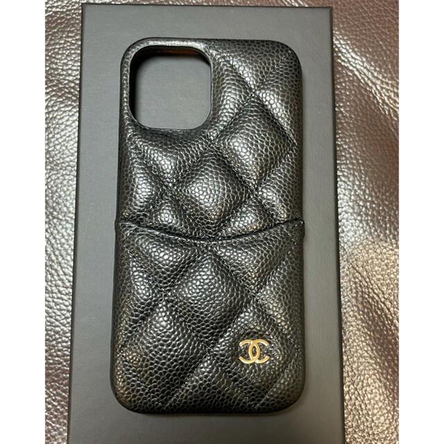 CHANEL(シャネル)のシャネル　iPhone 12 Pro  マトラッセ　ケース スマホ/家電/カメラのスマホアクセサリー(iPhoneケース)の商品写真