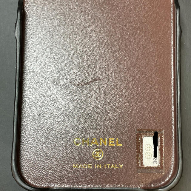 CHANEL(シャネル)のシャネル　iPhone 12 Pro  マトラッセ　ケース スマホ/家電/カメラのスマホアクセサリー(iPhoneケース)の商品写真