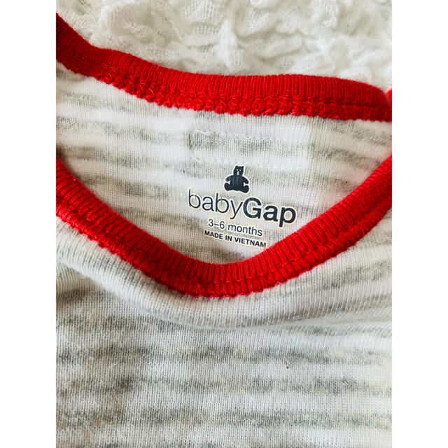 babyGAP(ベビーギャップ)のBabyGap 半袖でロンパース  キッズ/ベビー/マタニティのベビー服(~85cm)(ロンパース)の商品写真