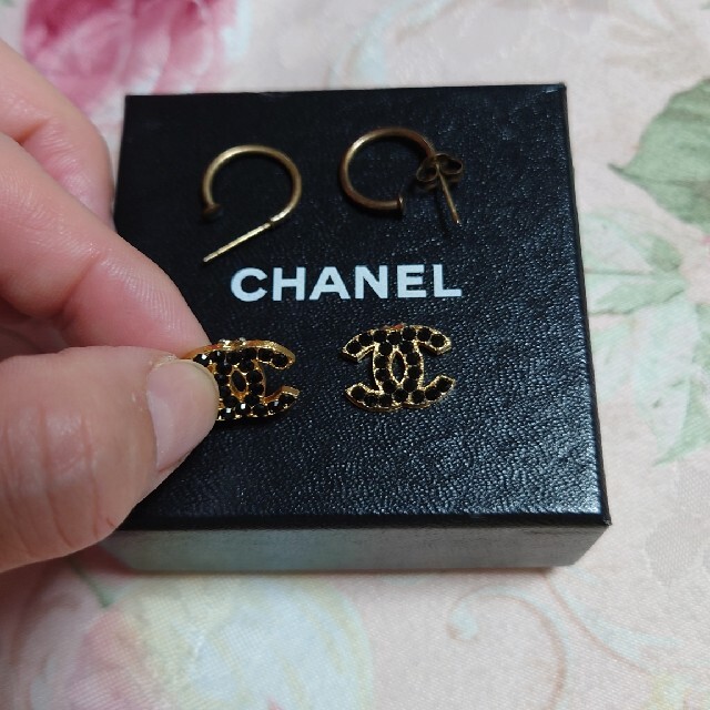 CHANEL - シャネル ピアス 黒 ゴールドの通販 by 愛's shop|シャネル