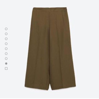 ザラ(ZARA)のザラ  スリット入りガウチョ(クロップドパンツ)