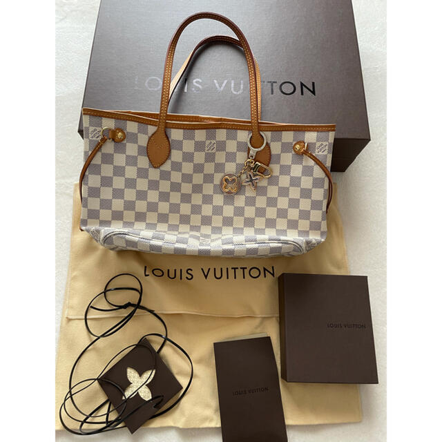 レディースLOUIS VUITTON ダミエ アズール ネヴァーフルpm チャーム付き