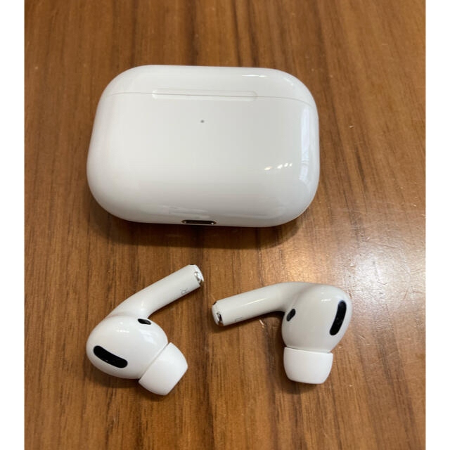 AirPods Pro 2回使用（サイズ合わず出品）ほぼ未使用　ラバーケース付き