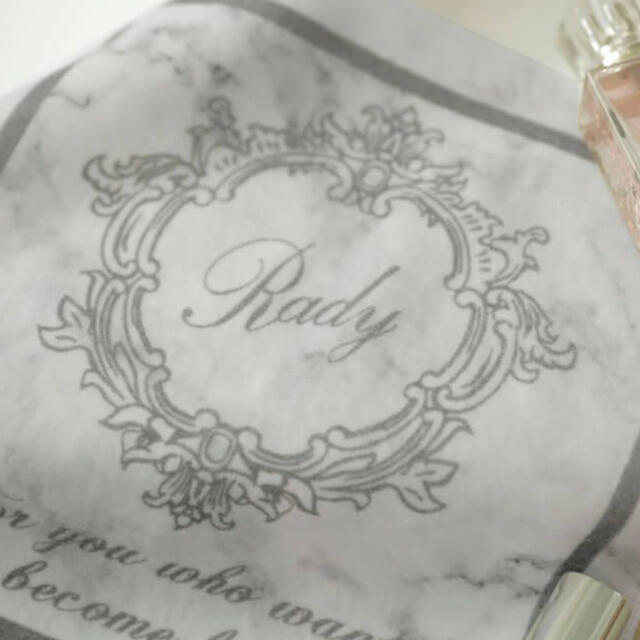 Rady(レディー)のrady❤️大理石　ハンドタオル🌸 レディースのファッション小物(ハンカチ)の商品写真