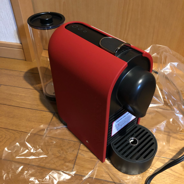 Nestle(ネスレ)の展示品 美品 Nespresso U(ユー) マットレッド C50MR スマホ/家電/カメラの調理家電(エスプレッソマシン)の商品写真