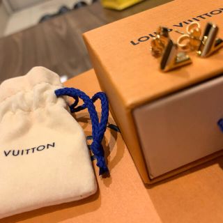 ルイヴィトン(LOUIS VUITTON)の新品未使用 LOUIS VUITTON  ピアス スタッズ エセンシャル V(ピアス)