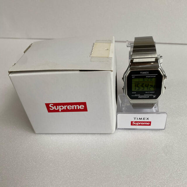 Supreme(シュプリーム)のSupreme Timex Digital Watch 時計　ウォッチ　シルバー メンズの時計(腕時計(デジタル))の商品写真