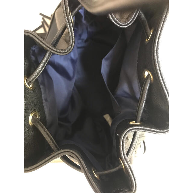 GU(ジーユー)のGU ジーユー フリンジバッグ 黒 ブラック ショルダーバッグ bag レディースのバッグ(ショルダーバッグ)の商品写真