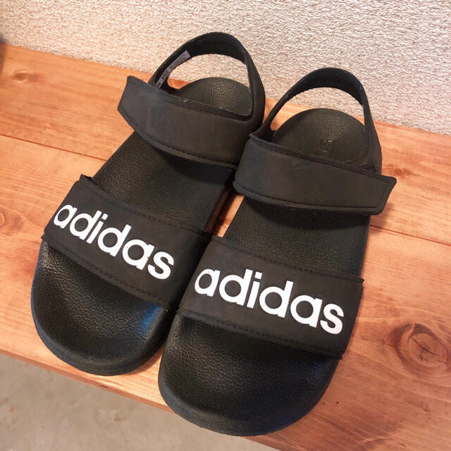 adidas(アディダス)のアディダス サンダル 20cm キッズ/ベビー/マタニティのキッズ靴/シューズ(15cm~)(サンダル)の商品写真
