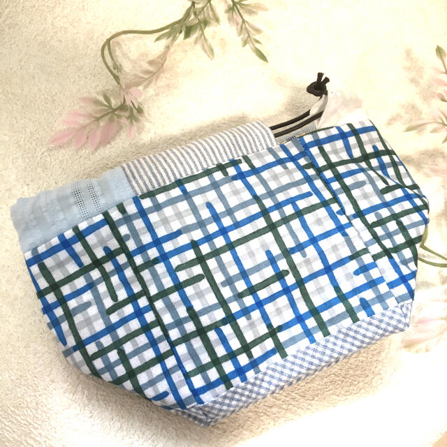mina perhonen - ハンドメイド⋆*❁*4枚合わせのミニ巾着ポーチ