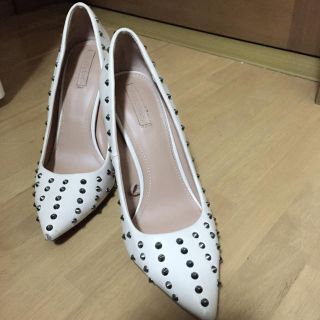 ザラ(ZARA)のザラ スタッズパンプス 期間限定お値下げ(ハイヒール/パンプス)