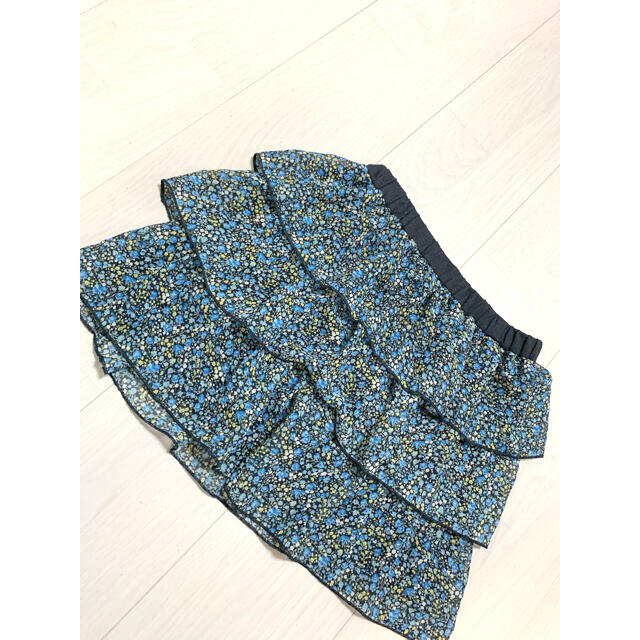 GU(ジーユー)のgu ジーユー　kids キッズ　スカート　花柄スカート キッズ/ベビー/マタニティのキッズ服女の子用(90cm~)(スカート)の商品写真