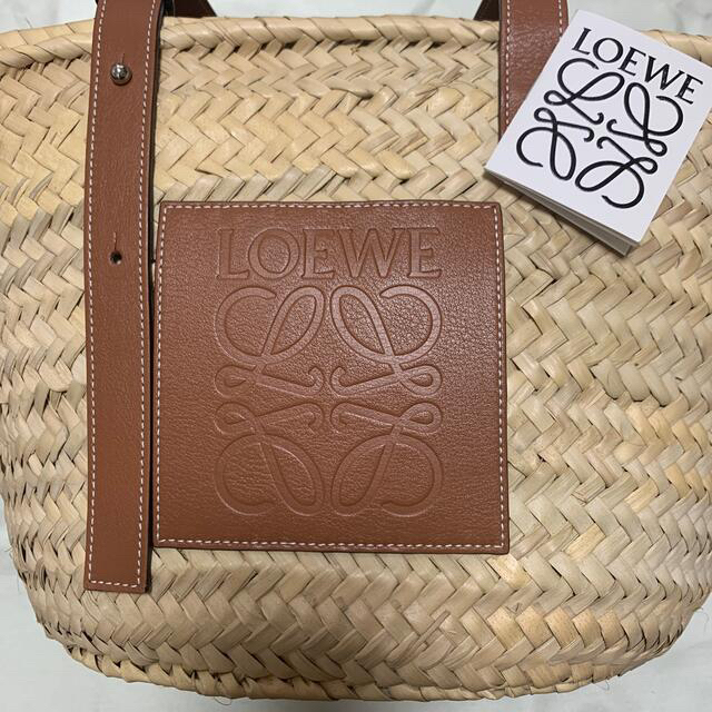 LOEWE(ロエベ)のnalu様専用☆ ロエベ　カゴバッグ　Mサイズ レディースのバッグ(かごバッグ/ストローバッグ)の商品写真