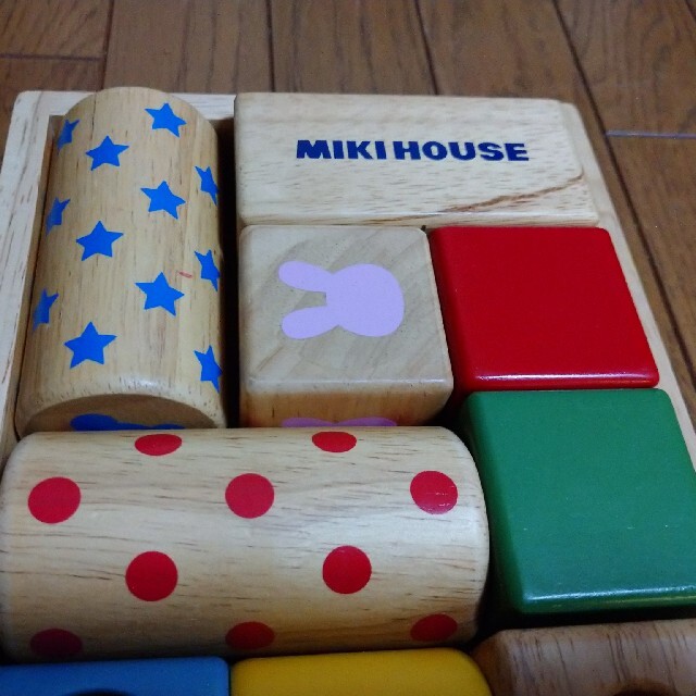 mikihouse(ミキハウス)の美品ミキハウス木製つみき キッズ/ベビー/マタニティのおもちゃ(積み木/ブロック)の商品写真