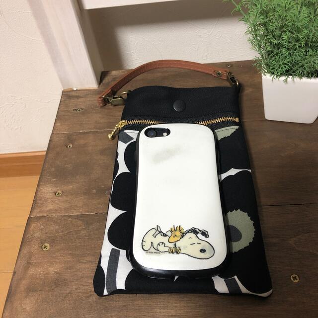 marimekko(マリメッコ)のスマホケース　スマホポーチ　かわいい！　ハンドメイド　マリメッコ  ウニッコ ハンドメイドのファッション小物(ポーチ)の商品写真