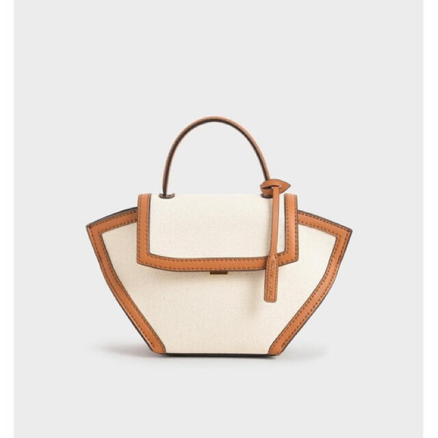 Charles and Keith(チャールズアンドキース)の CHARLES & KEITH キャンバストラペーズ トップハンドルバッグ レディースのバッグ(ショルダーバッグ)の商品写真