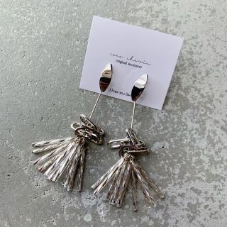 マウジー(moussy)のシルバーボトムフレアピアス＊シルバーピアス(ピアス)