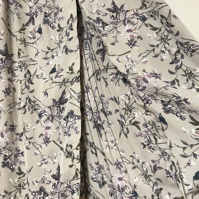 GRL(グレイル)の花柄スカート レディースのスカート(ひざ丈スカート)の商品写真