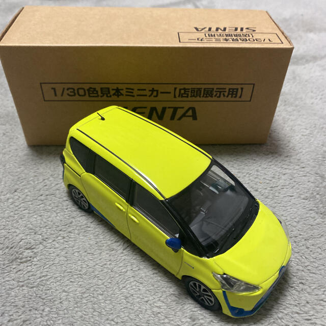 トヨタ(トヨタ)のTOYOTA シエンタ　SIENTA 1/30 ミニカー エンタメ/ホビーのおもちゃ/ぬいぐるみ(ミニカー)の商品写真