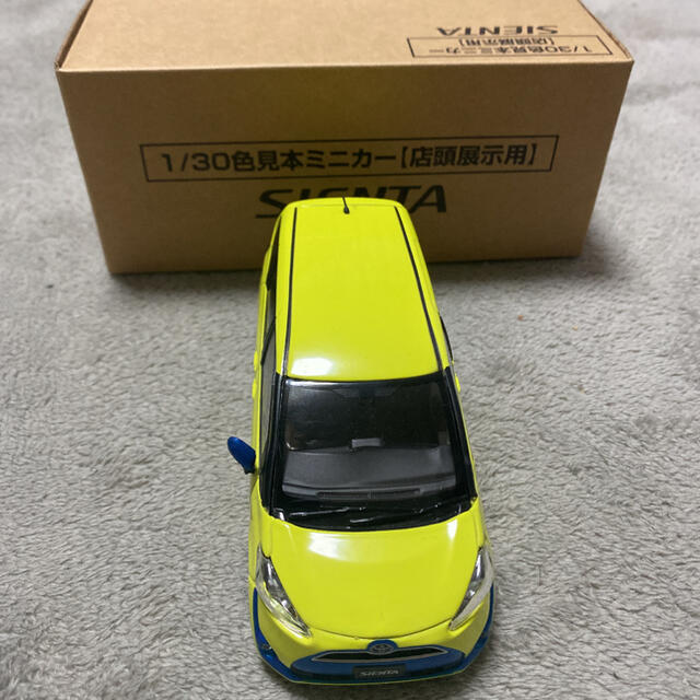 トヨタ(トヨタ)のTOYOTA シエンタ　SIENTA 1/30 ミニカー エンタメ/ホビーのおもちゃ/ぬいぐるみ(ミニカー)の商品写真
