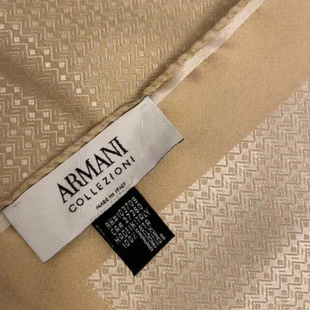 ARMANI COLLEZIONI(アルマーニ コレツィオーニ)のポケットチーフ メンズのファッション小物(ハンカチ/ポケットチーフ)の商品写真