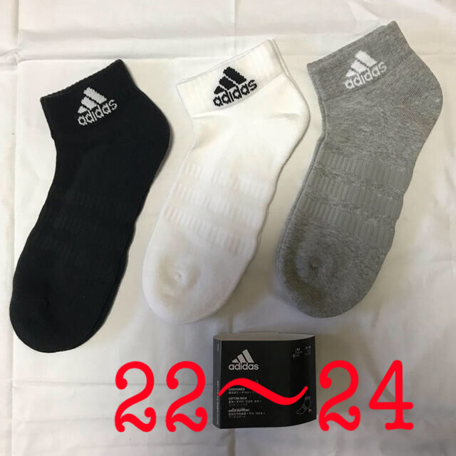 adidas(アディダス)の 計3足 adidas アンクル ソックス 22〜24黒白グレー 3足 レディースのレッグウェア(ソックス)の商品写真