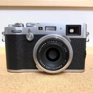 フジフイルム(富士フイルム)のFUJI FILM 富士フイルム X100F SILVER(コンパクトデジタルカメラ)