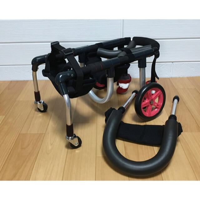 ●Mダックス●犬の車椅子 小型犬用4輪車いす 顎乗せ付～9kg位 歩行器 介護ペット用品