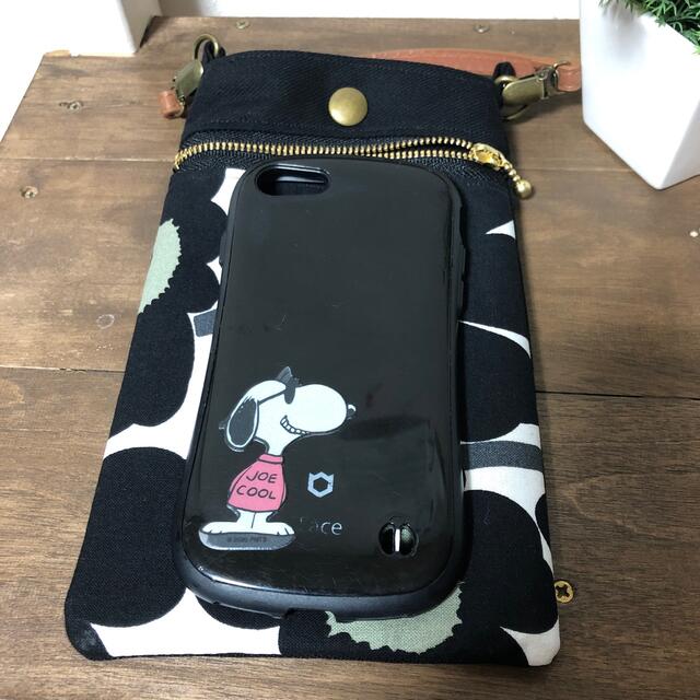 marimekko(マリメッコ)のスマホケース　スマホポーチ　かわいい！　ハンドメイド　マリメッコ  ウニッコ ハンドメイドのファッション小物(ポーチ)の商品写真