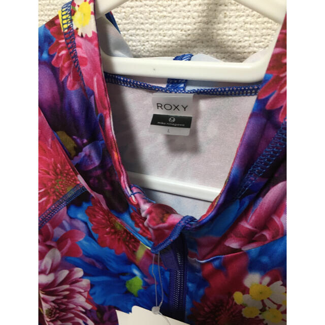 Roxy(ロキシー)の【新品】ROXY × mika ninagawa  コラボ　総柄ラッシュガード レディースの水着/浴衣(水着)の商品写真