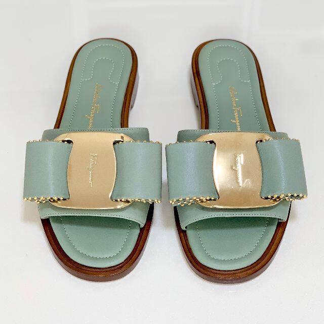 Salvatore Ferragamo - 2594 フェラガモ ヴァラ フラットサンダル